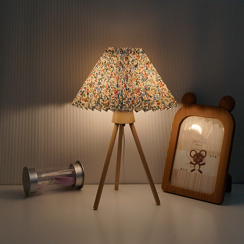 Vintage Pleated Table Lamp