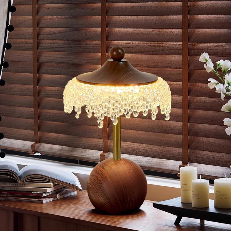 Vintage Teardrop Table Lamp