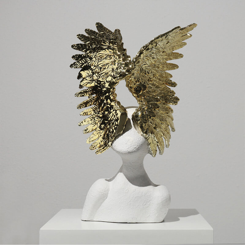 Sculpture en forme d'aile