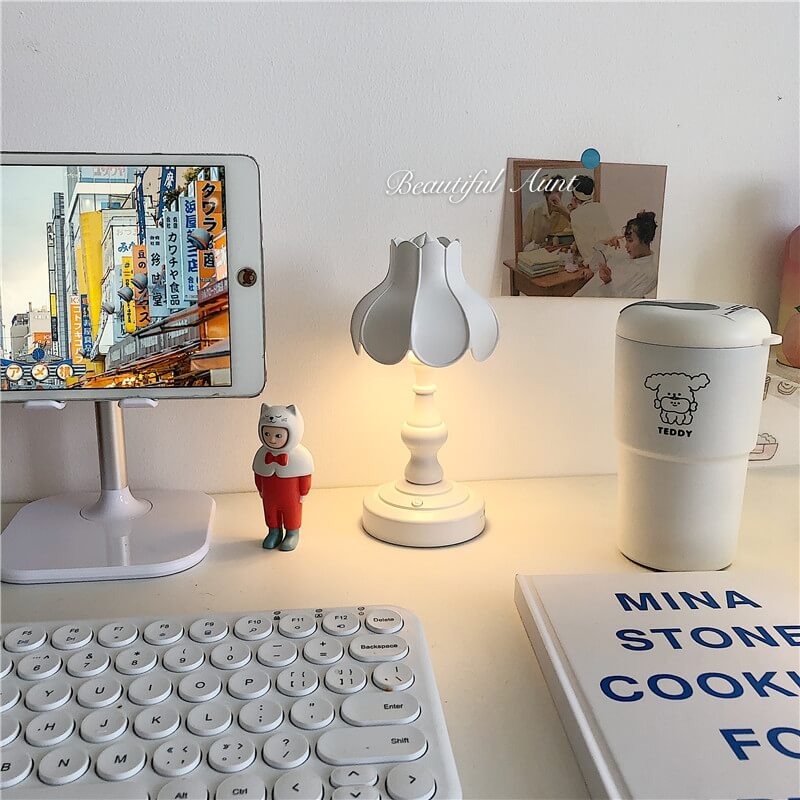 Lotus Leaf Table Lamp