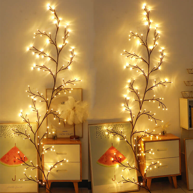 Guirlande lumineuse en rotin avec branches