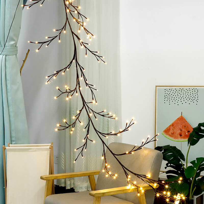 Guirlande lumineuse en rotin avec branches