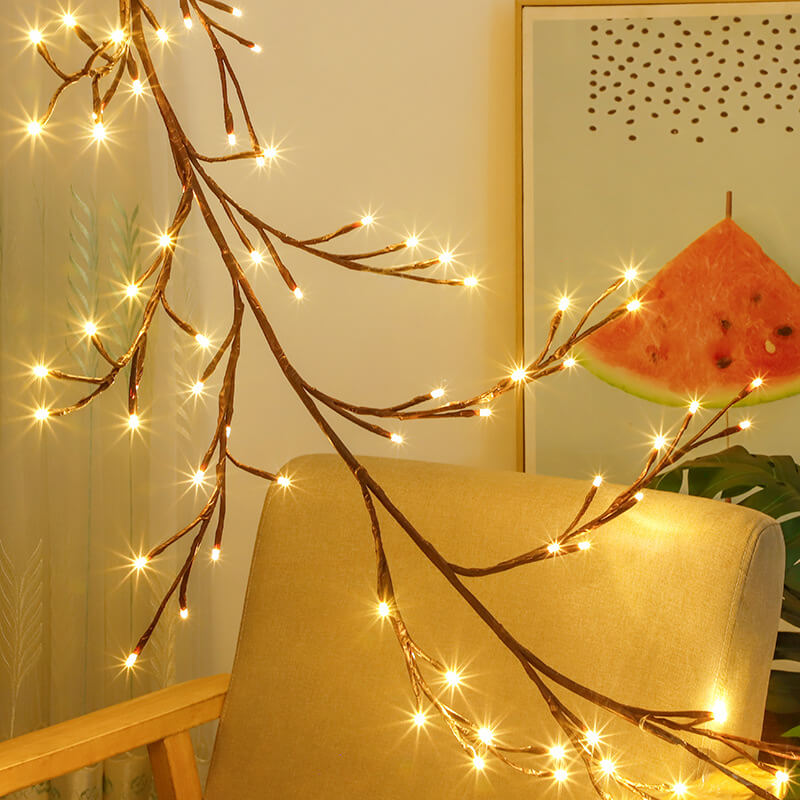 Guirlande lumineuse en rotin avec branches