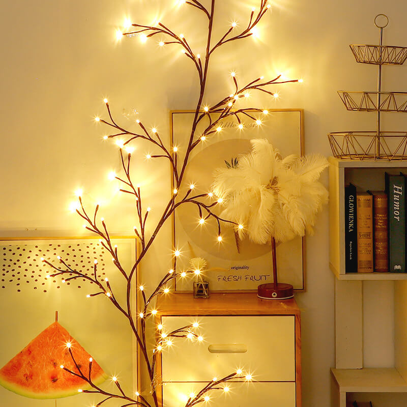 Guirlande lumineuse en rotin avec branches