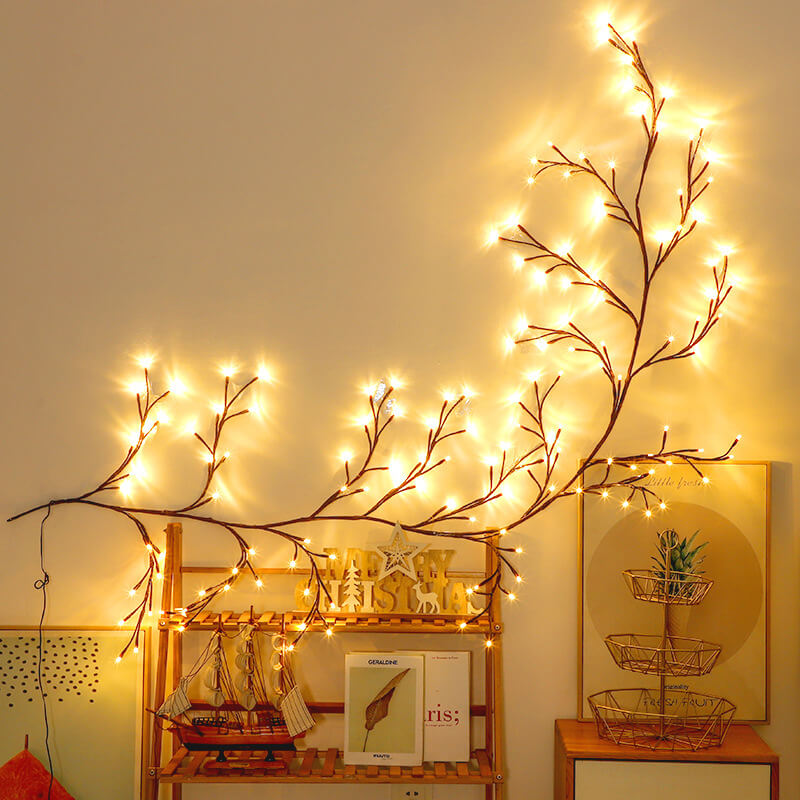 Guirlande lumineuse en rotin avec branches