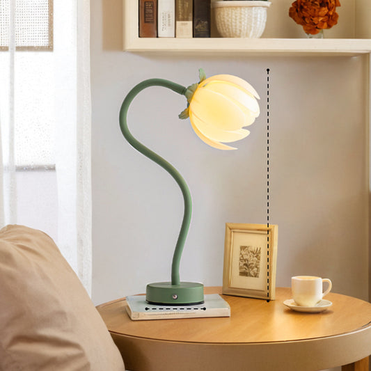 Creative Petal Table Lamp