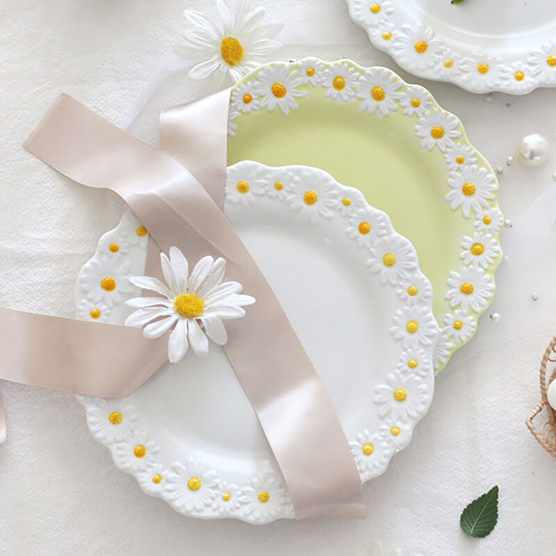 Daisy Embossed Ceramic Dinner Plate