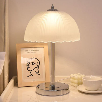 Simple Petal Table Lamp