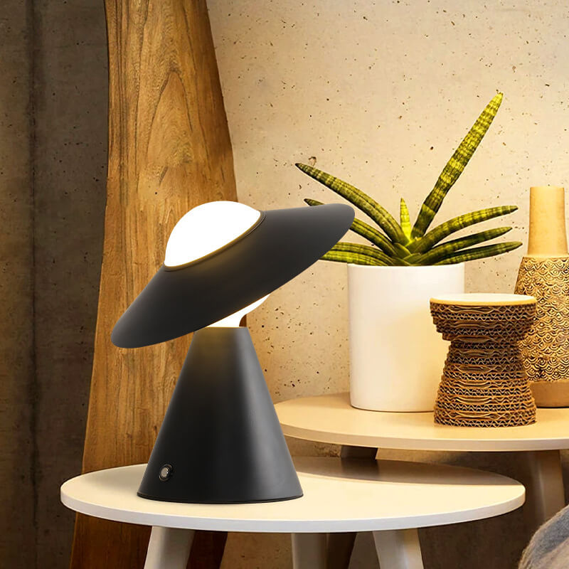 Straw Hat Table Lamp