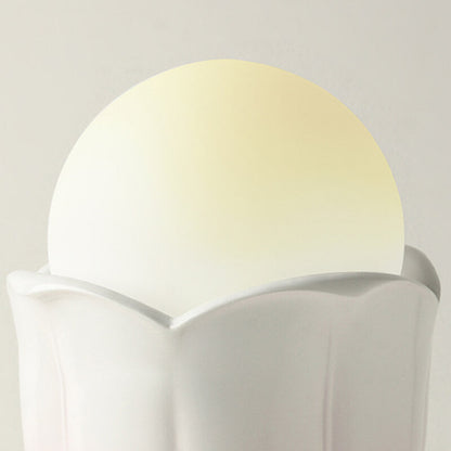 Tulip Rabbit Resin Table Lamp