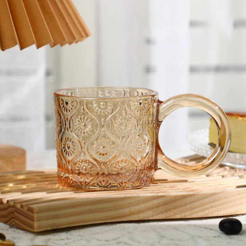 Vintage Glasbecher mit Begonienblüten-Prägung