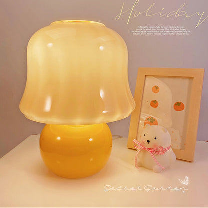 Cremegelbe Vintage Pilzlampe