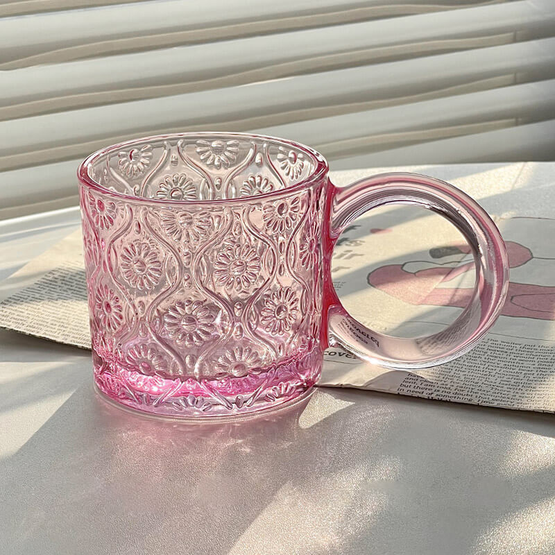 Vintage Glasbecher mit Begonienblüten-Prägung