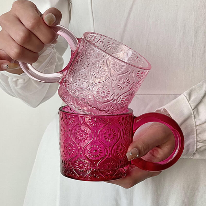 Vintage Glasbecher mit Begonienblüten-Prägung