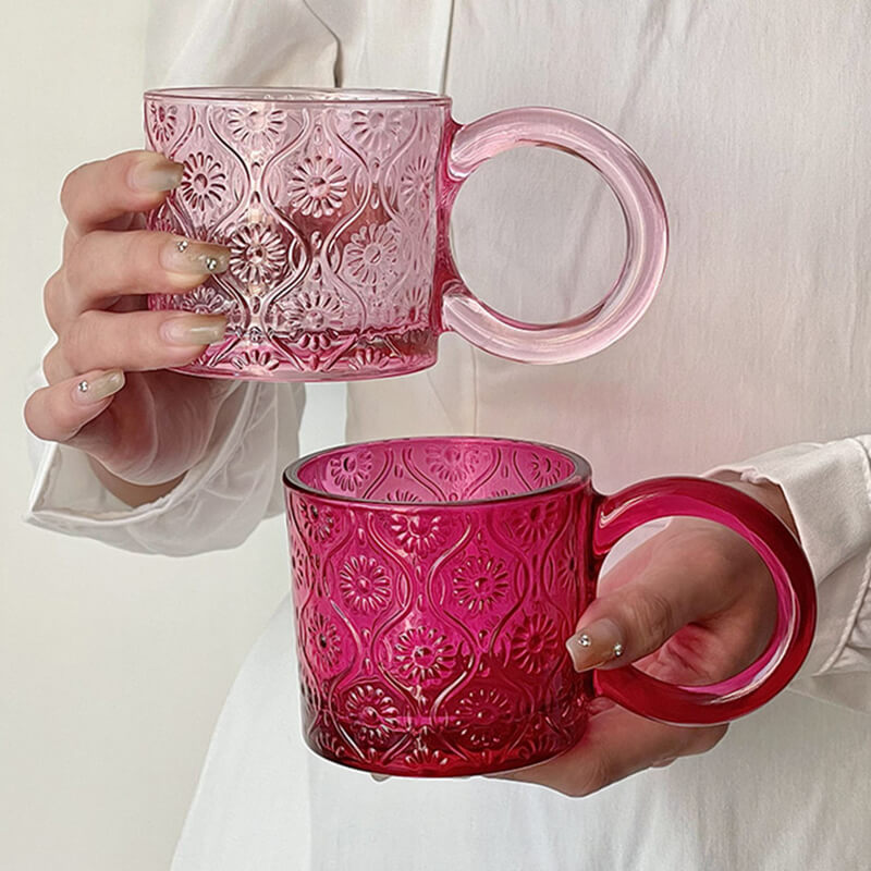 Vintage Glasbecher mit Begonienblüten-Prägung