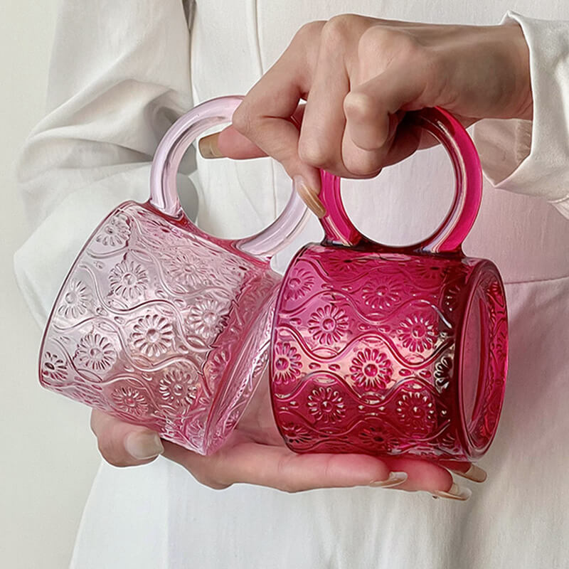 Vintage Glasbecher mit Begonienblüten-Prägung